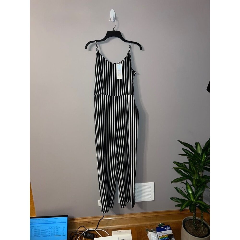 Black and white striped romper new with tag size medium ci sono 9.2oz 95% polyes